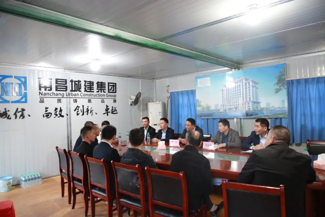 �ϲ���Ͷ�������䲿��չ������ʿ�����������Ž��������ġ���ͷ������̸��