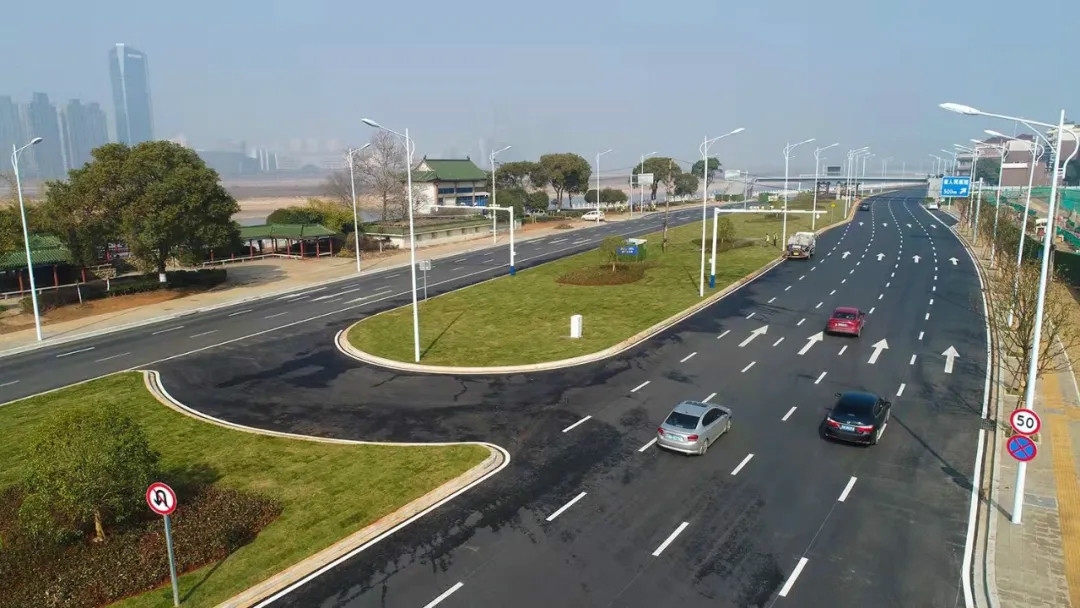 �����³�����ͨ��ʱ����������������֮���� �ؽ��б��������ˢ�£�һ�ڣ���������ͨ�������������